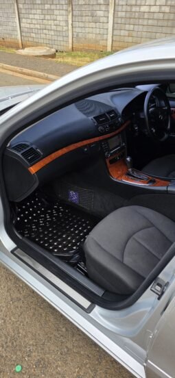 
										2009 Mercedes-Benz E250 full									