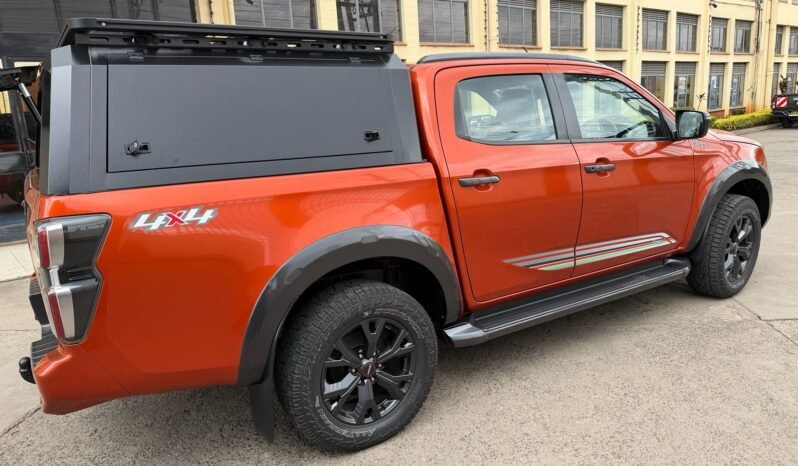 
								2023 Isuzu D-MAX Kipchoge Edition full									