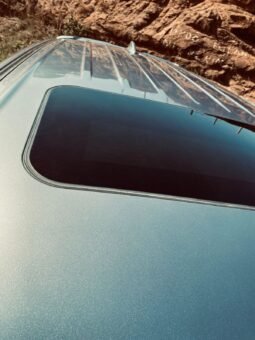 
										2018 Mitsubishi Outlander PHEV full									