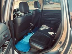 
										2018 Mitsubishi Outlander PHEV full									