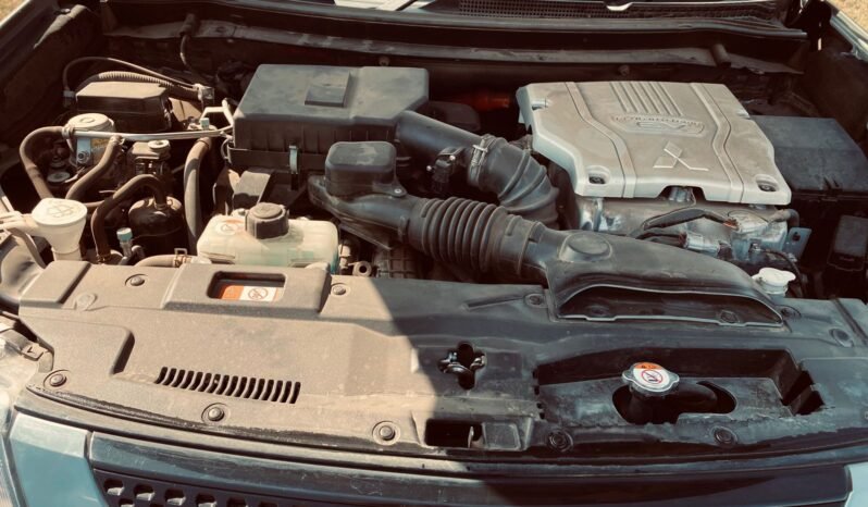 
								2018 Mitsubishi Outlander PHEV full									