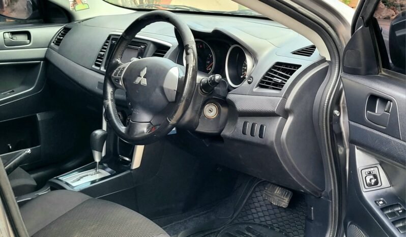 
								2017 Mitsubishi Lancer full									