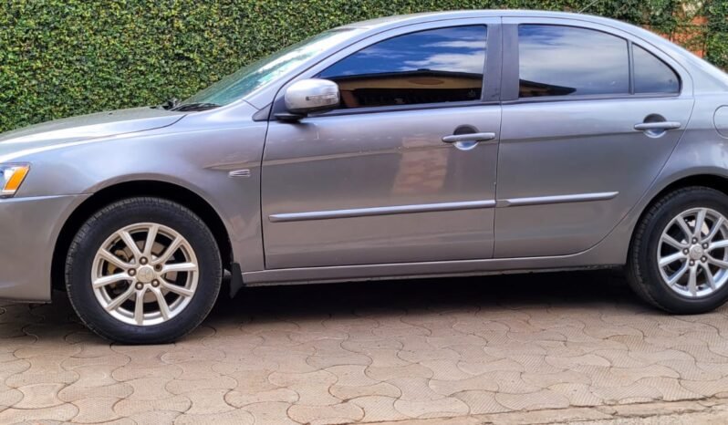 
								2017 Mitsubishi Lancer full									