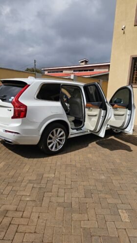 Volvo XC90 T6