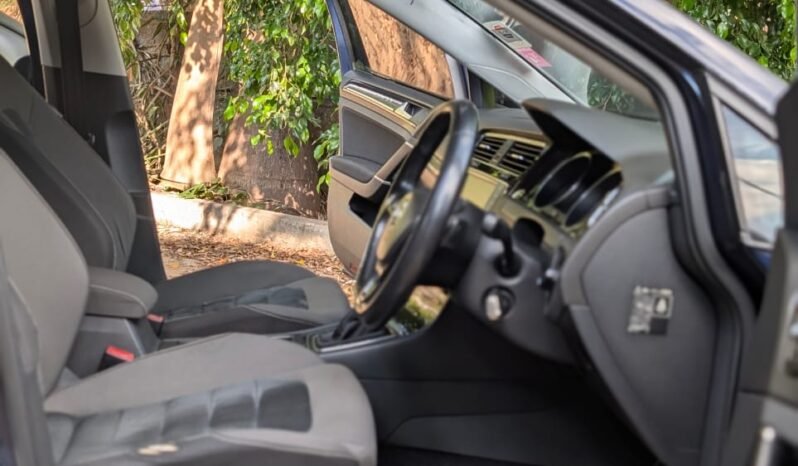 
								Volkswagen Golf 2014 full									