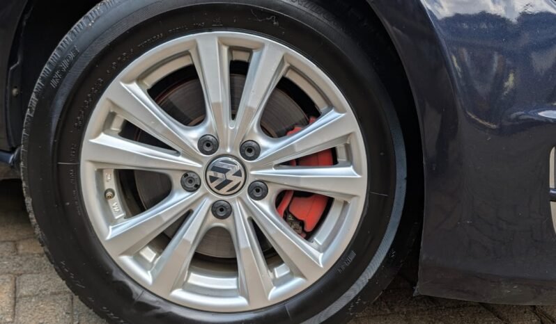 
								Volkswagen Golf 2014 full									