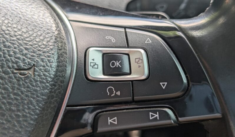 
								Volkswagen Golf 2014 full									