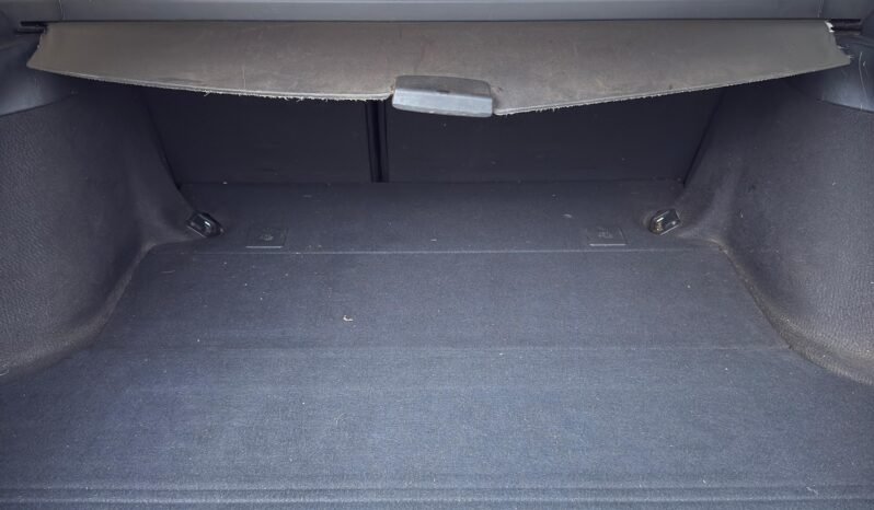 
								Toyota Avensis 2006 full									