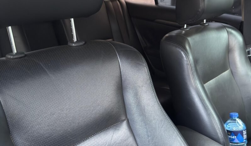 
								Toyota Avensis 2006 full									