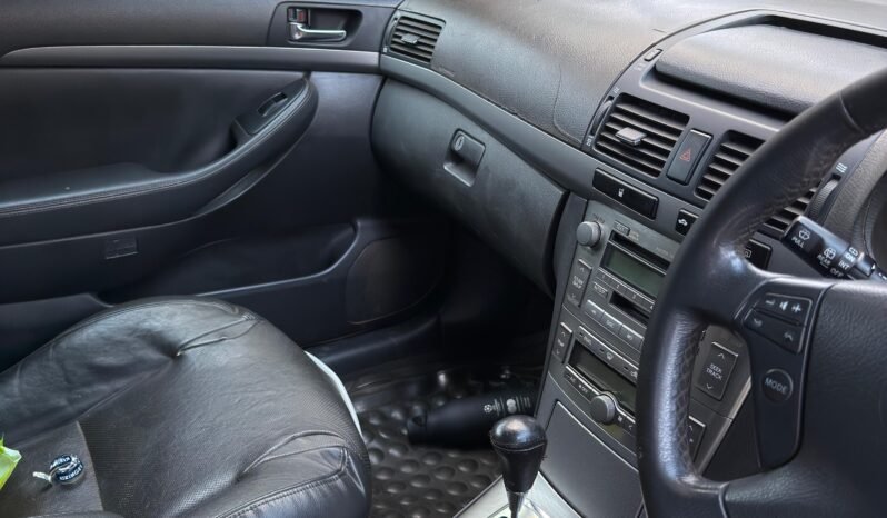 
								Toyota Avensis 2006 full									