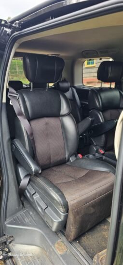 
										Nissan Elgrand 2017 full									