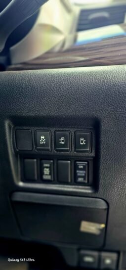 
										Nissan Elgrand 2017 full									