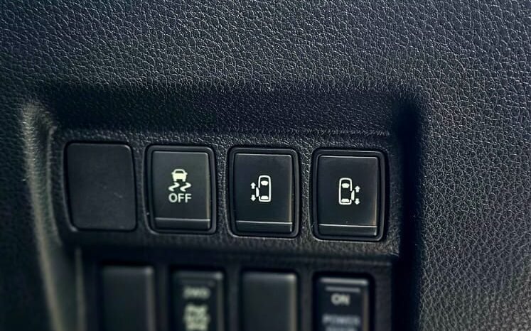 
								Nissan Elgrand 2017 full									