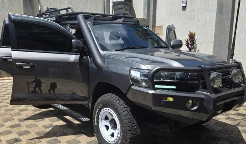 
								Toyota Land Cruiser V8 Diesel 2018 full									