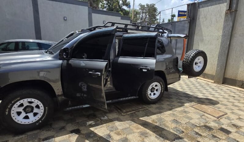 
								Toyota Land Cruiser V8 Diesel 2018 full									