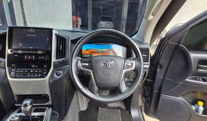
								Toyota Land Cruiser V8 Diesel 2018 full									